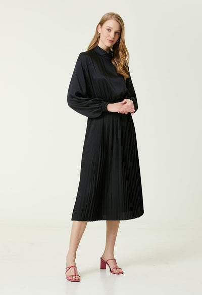 Club Pleated Midi Dress Black