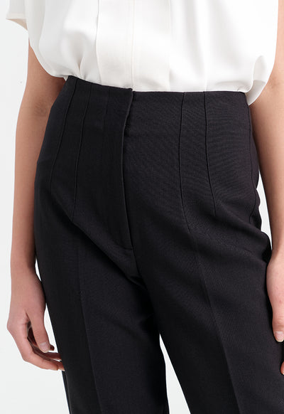 Solid Trouser With Pleats At Waist